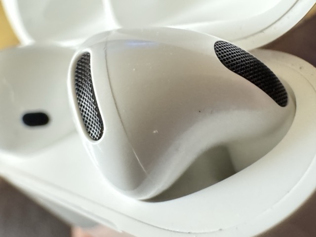 Apple AirPods 4 with ANC